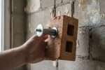 Chevilles pour briques creuses rouges : bien choisir